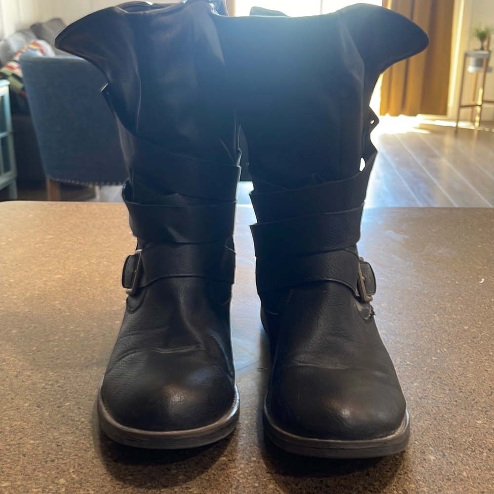 Boots in good condition